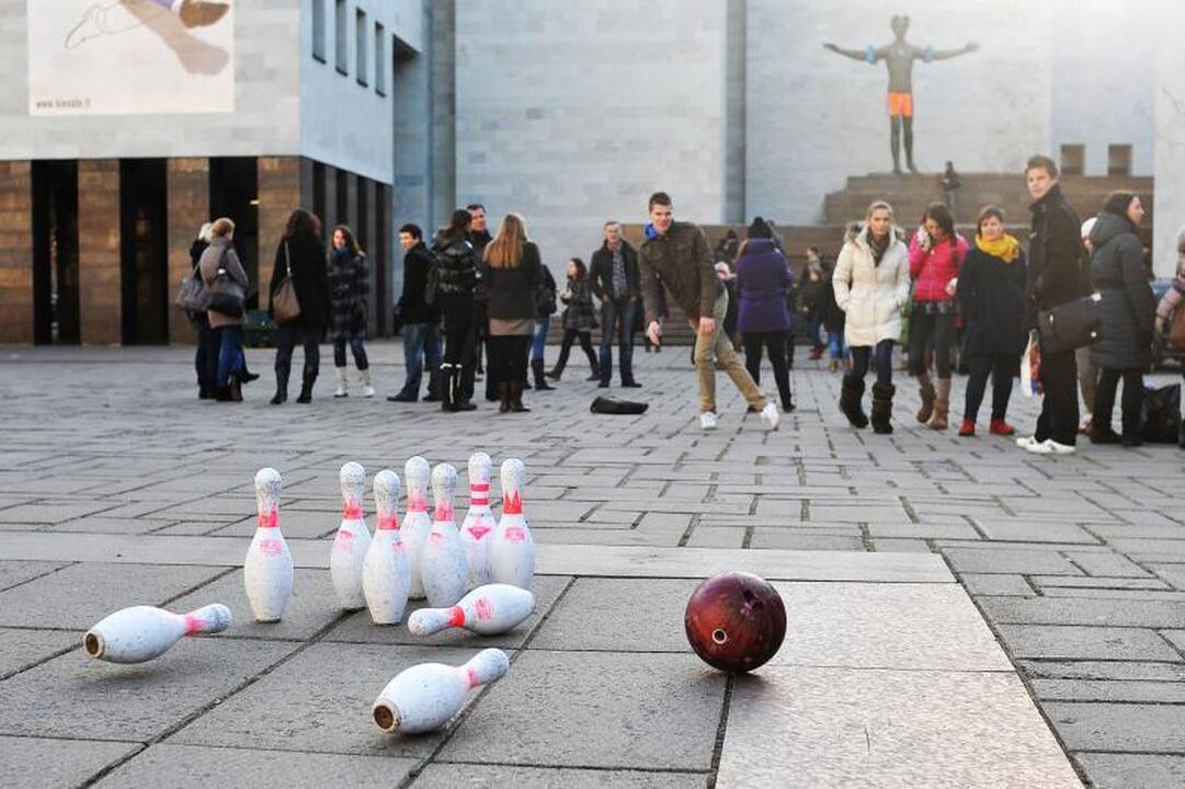 Kaune studentai už simbolinę kainą pirko diplomus