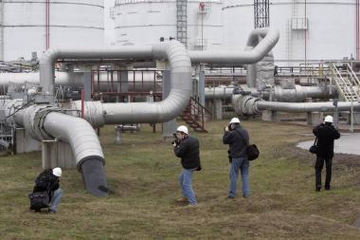 Sustiprėjus JAV doleriui, naftos kainos patraukė žemyn