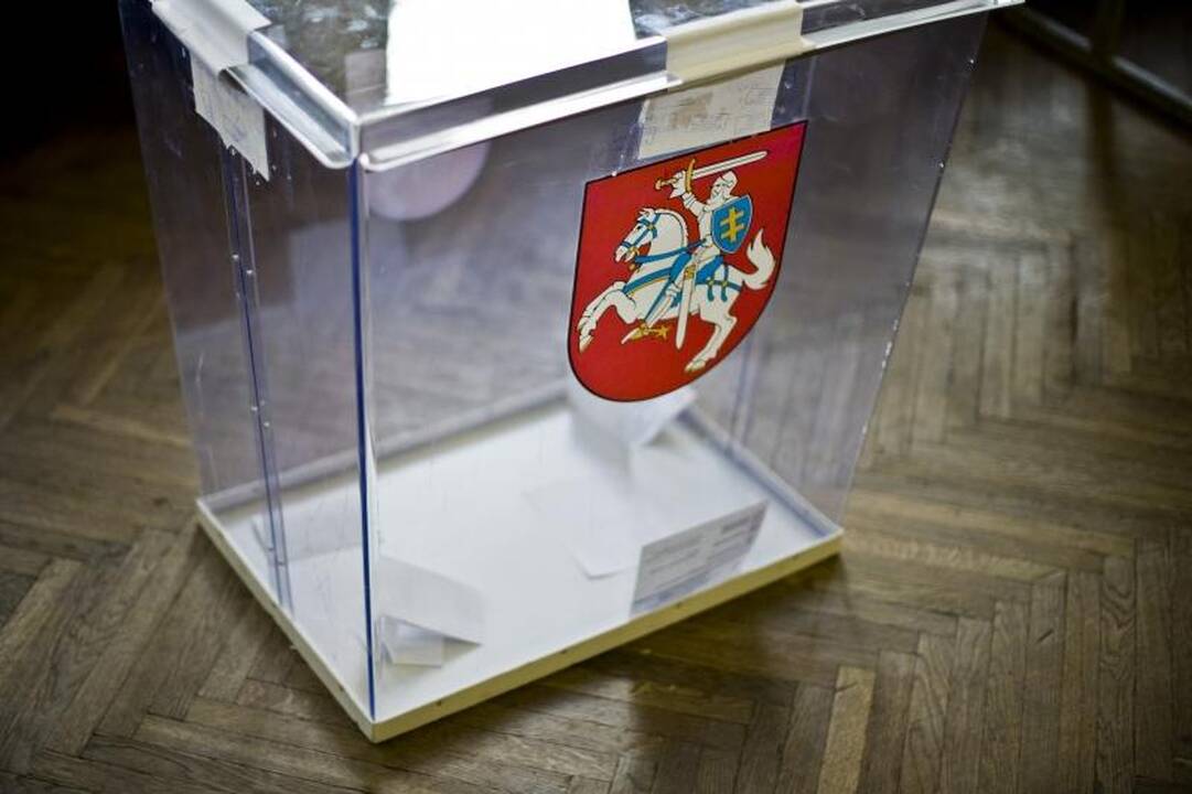 Kauniečiai balsuoti pradėjo anksti, bet vangiai