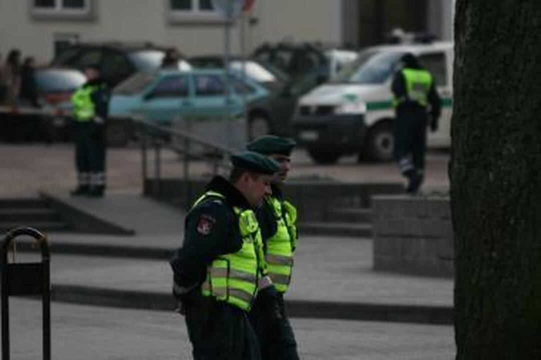Ne tarnybos metu pareigūnas sulaikė užpuoliką