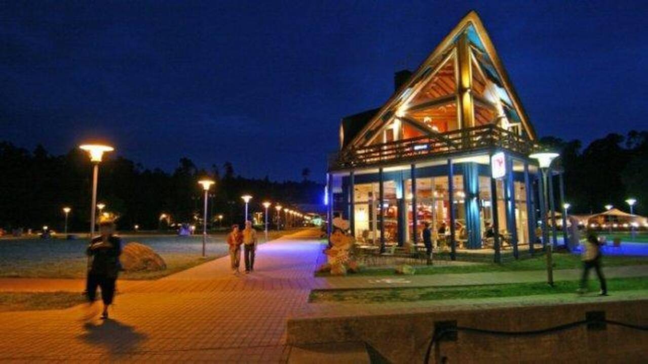 Juodkrantėje restoraną pastatęs verslininkas pats jį ir griauna