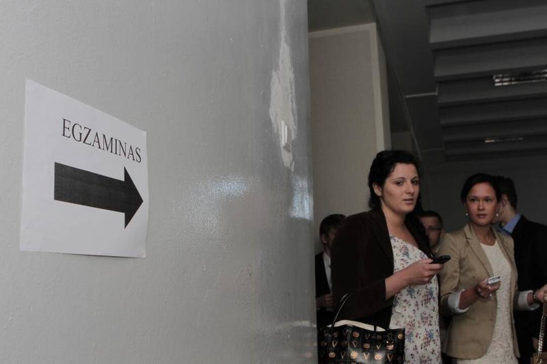 Istorijos egzaminą Klaipėdoje laikė per 900 abiturientų 