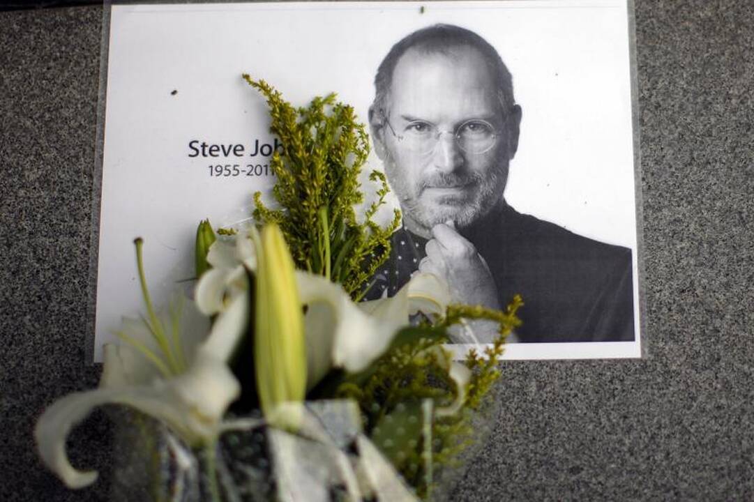 „Apple“ įkūrėjas Steve'as Jobsas mirė nuo vėžio