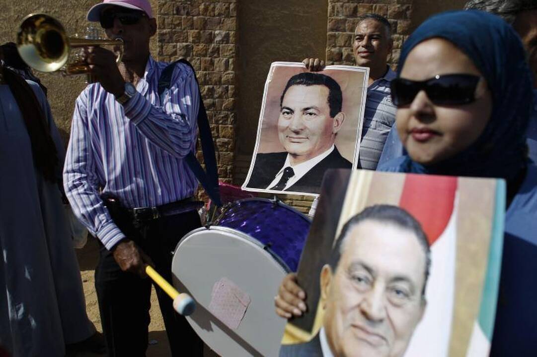 Buvęs Egipto prezidentas Mubarakas atvyko į teismą