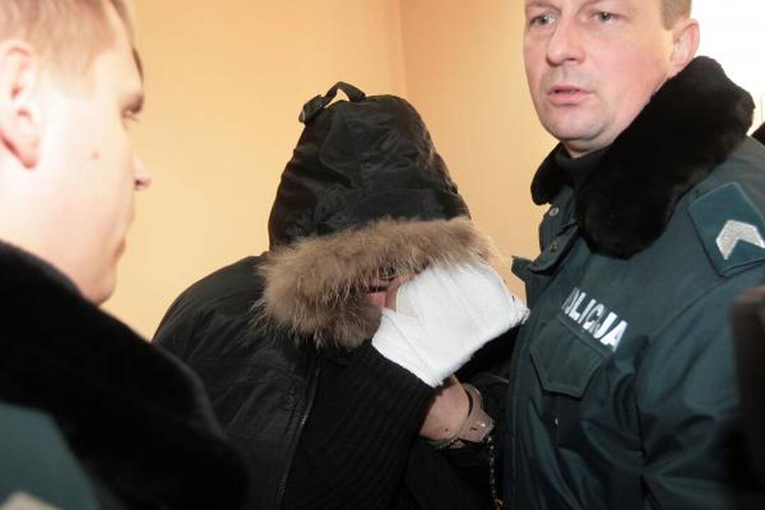 Girtas avariją sukėlęs policininkas suimtas 15 parų (papildyta)