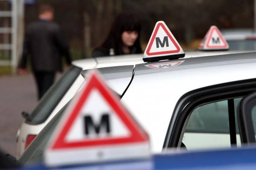 Kas skatina Lietuvos vairuotojus paklusti įstatymams?