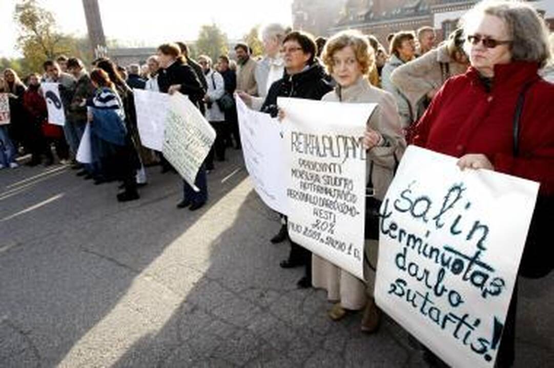Dėstytojai surengė įspėjamąjį streiką