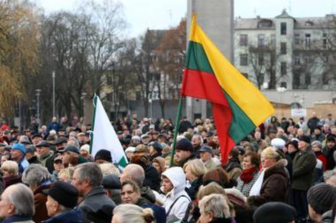 Už valstybinės vėliavos neiškėlimą gresia baudos