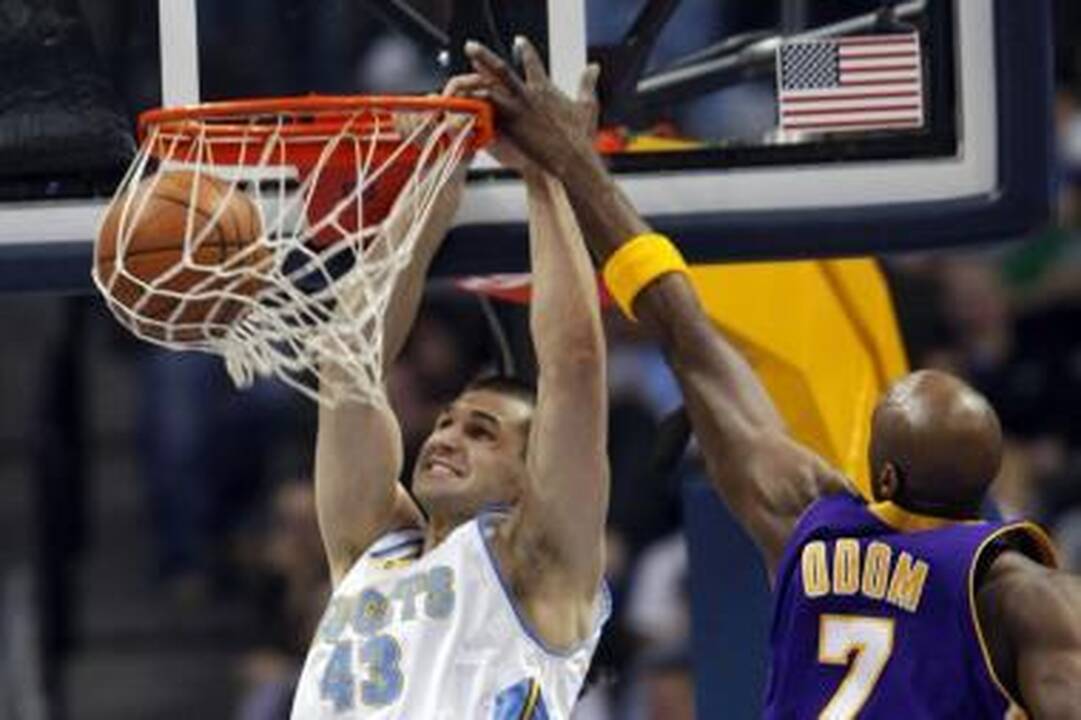"Nuggets" palaužė "Knicks", L.Kleiza pelnė 13 taškų 
