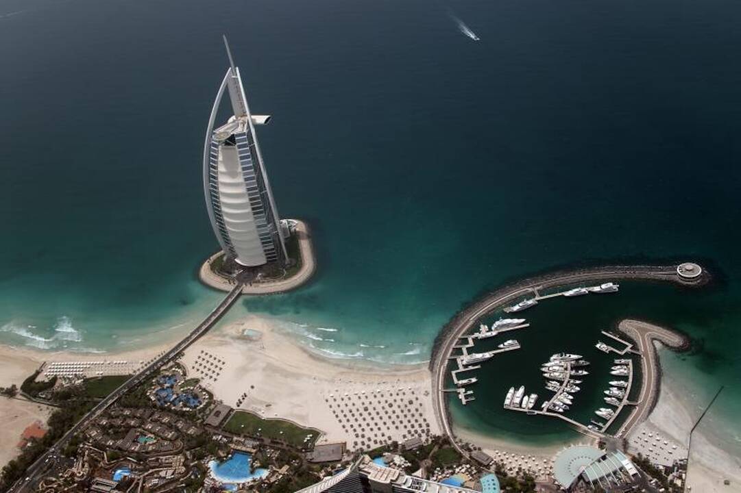 Dubajus 24 valandoms uždraudė pardavinėti tabaką