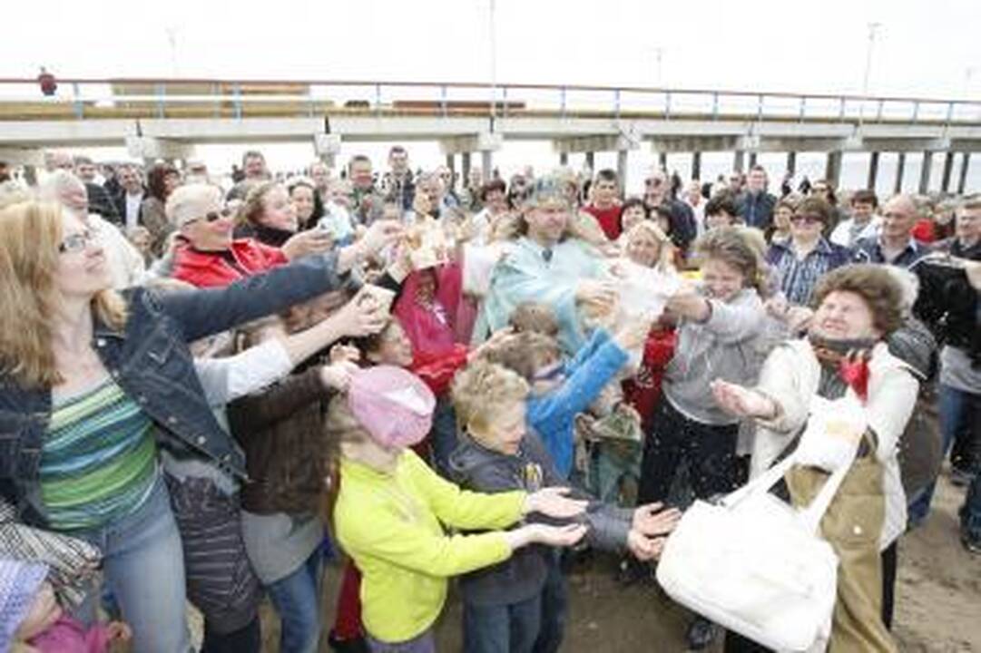 Palangoje sekmadienį lijo gintarais