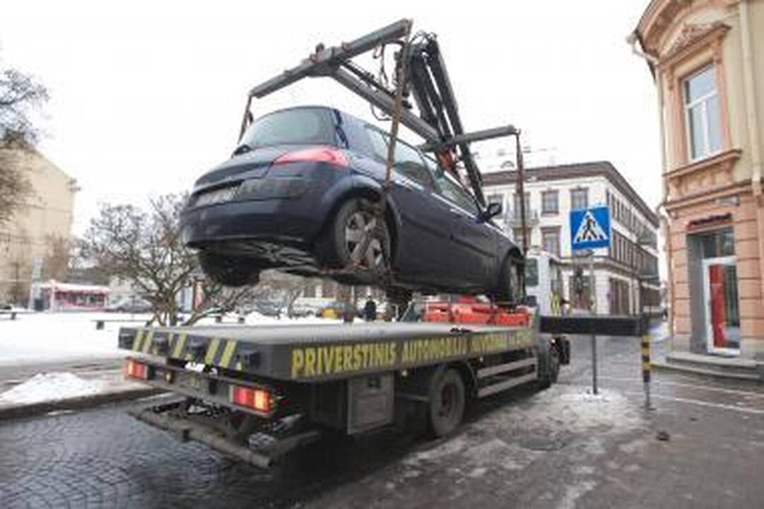 KT: nuvežtą automobilį galima atsiimti ir nesumokėjus baudos