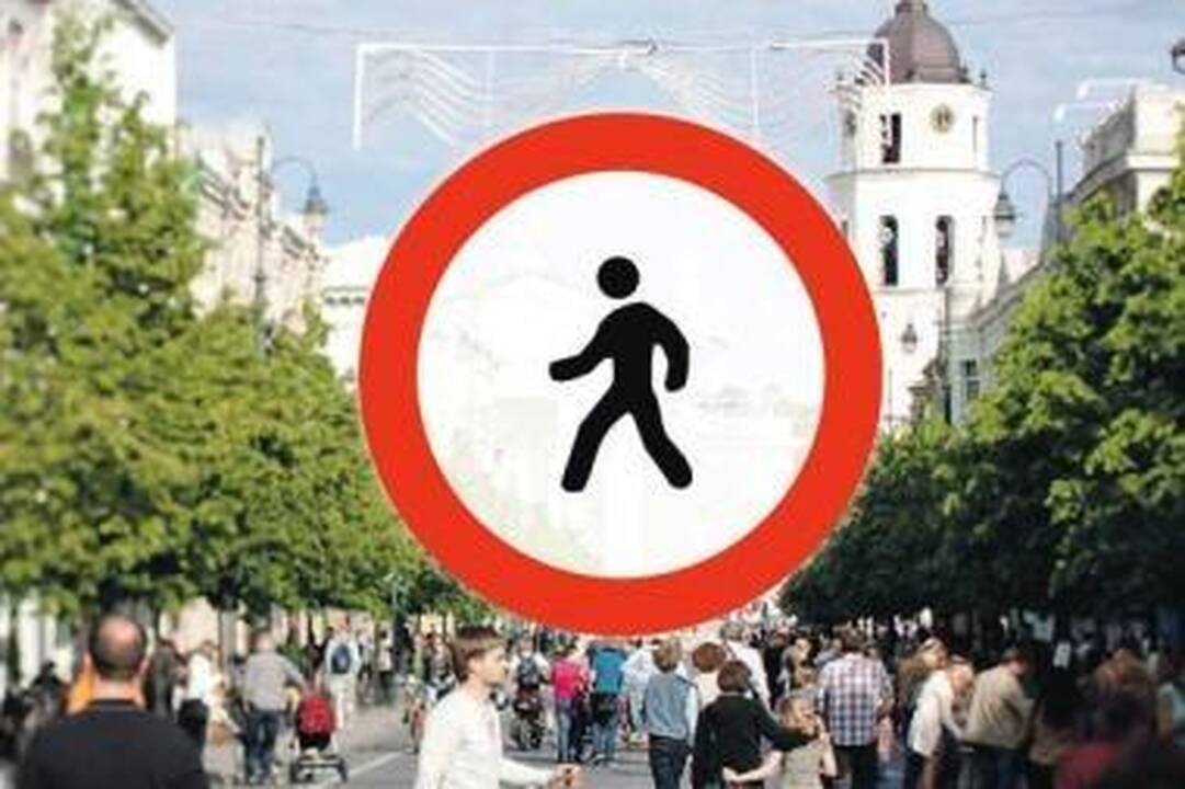 Vilniaus Gedimino prospektas vėl atviras automobiliams