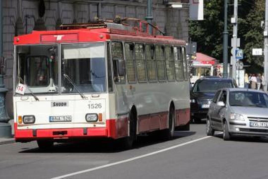 Iš neįgaliųjų siūloma atimti transporto išlaidų kompensacijas