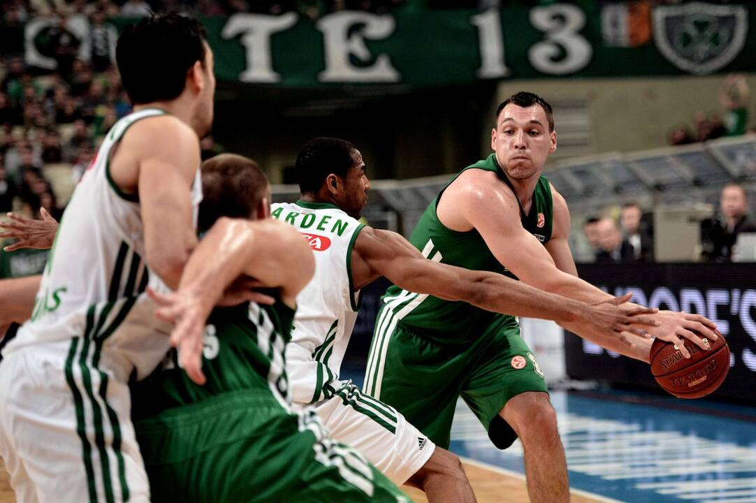 Eurolygoje J. Mačiulis pelnė 16, Š. Jasikevičius - 4 taškus