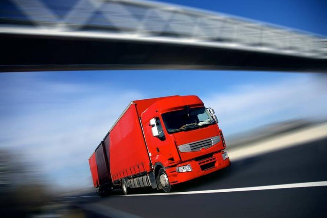 Prognozuojama sumažinti TIR knygelių kainas