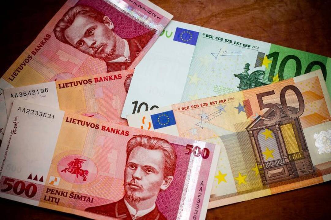 Vyriausybė galutinai apsisprendė eurą įvesti 2015 metais