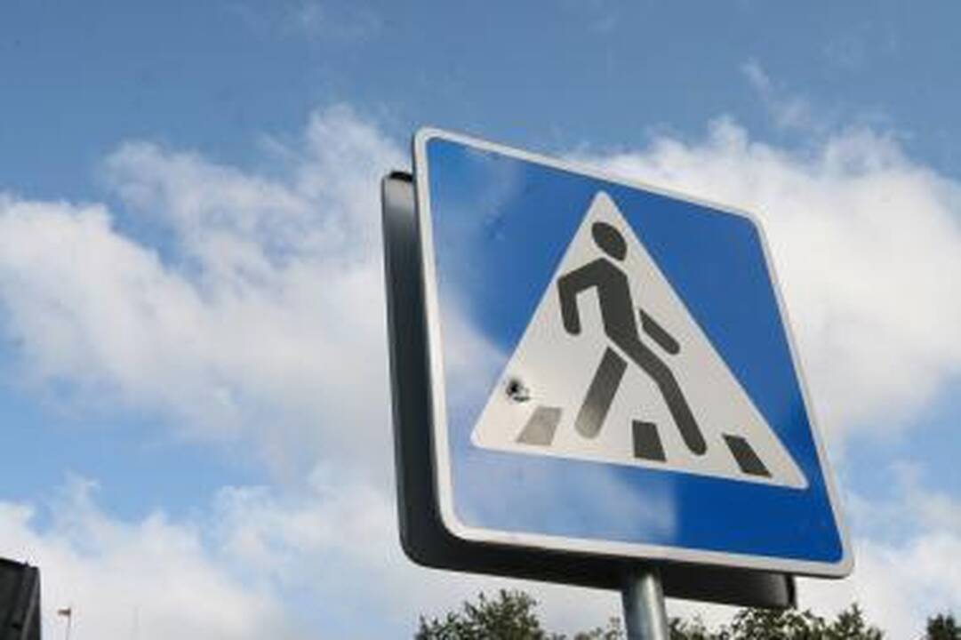 Zarasuose ties perėja žuvo automobilio partrenkta moteris