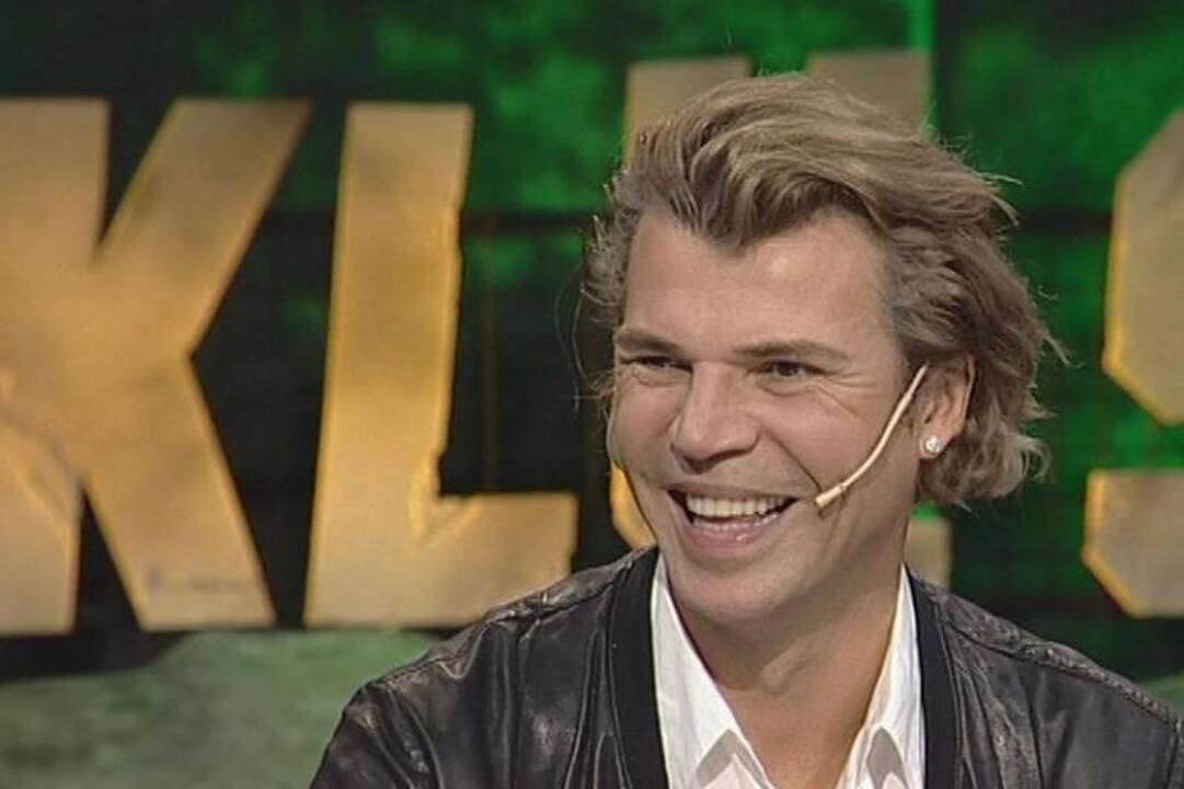 J. Statkevičius: gyvenu 54 kv. m. bute, o pietus man verda mama