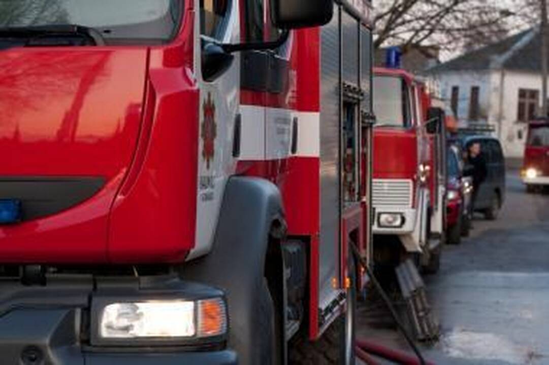 Dėl gaisro Žirmūnuose evakuoti 16 gyventojų