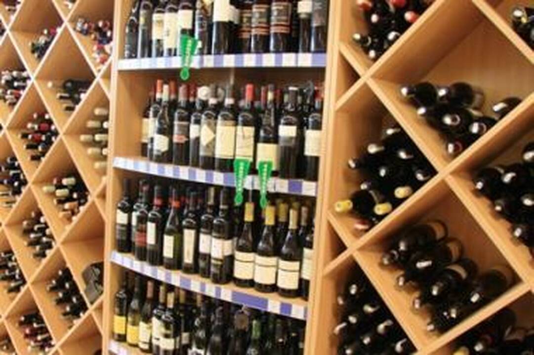 Seimas balsuos, ar ilginti prekybos alkoholiu laiką