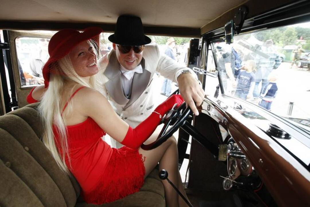 Palangą okupavo amerikietiški automobiliai