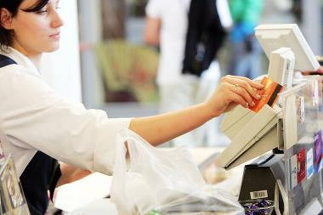 Daugiausia apklausos dalyvių maistą perka „Maximoje"