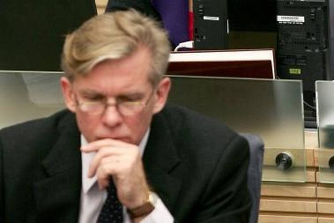 Ambasadoje Ukrainoje dirbantis D.Dabašinskas atšaukiamas iš pareigų 