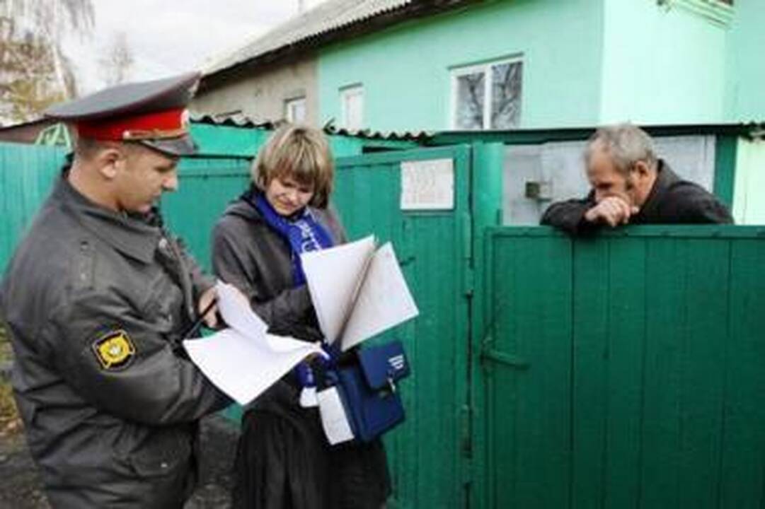 "Lietuvos perlų" damos pyragus mainė į aukas labdarai (papildyta)