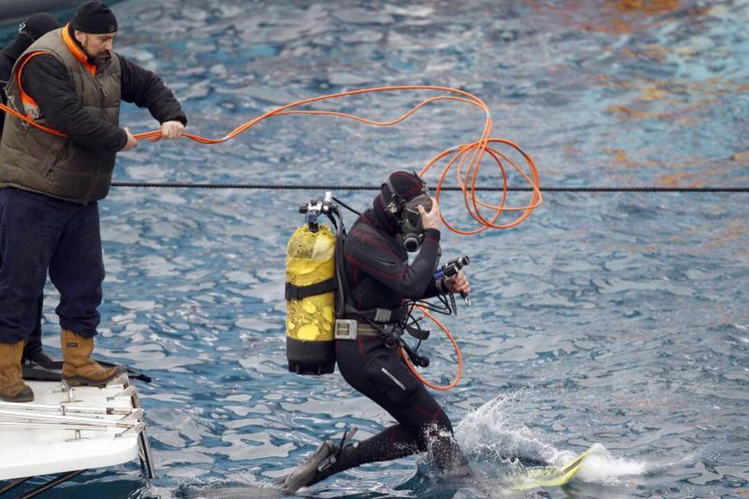 „Costa Concordia“ kapitonas pripažino pasukęs per vėlai