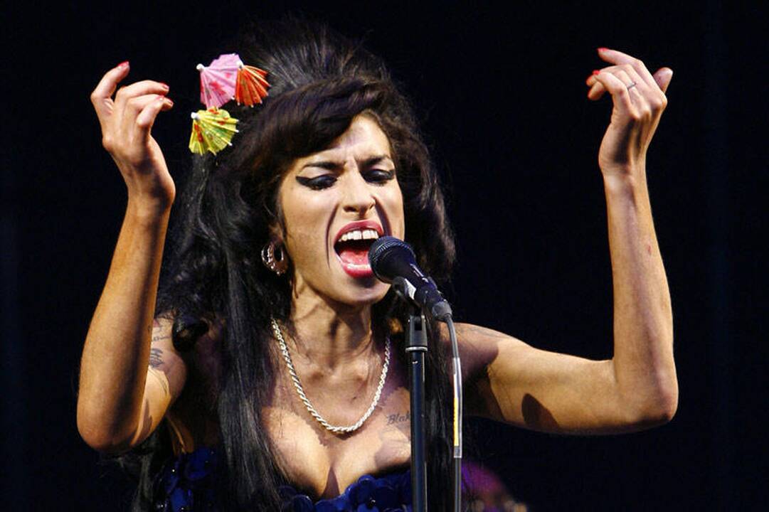 Amy Winehouse atšaukė visus likusius savo turo koncertus