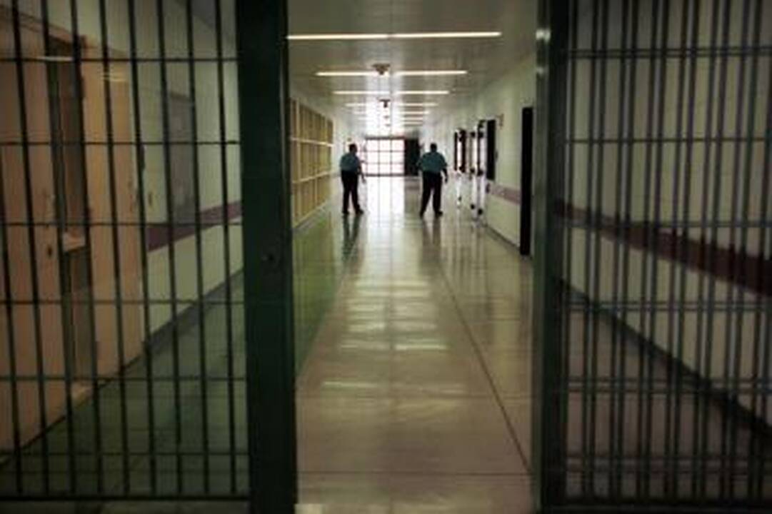 Į Latviją atgabentas vienas buvęs JAV Gvantanamo bazės kalinys