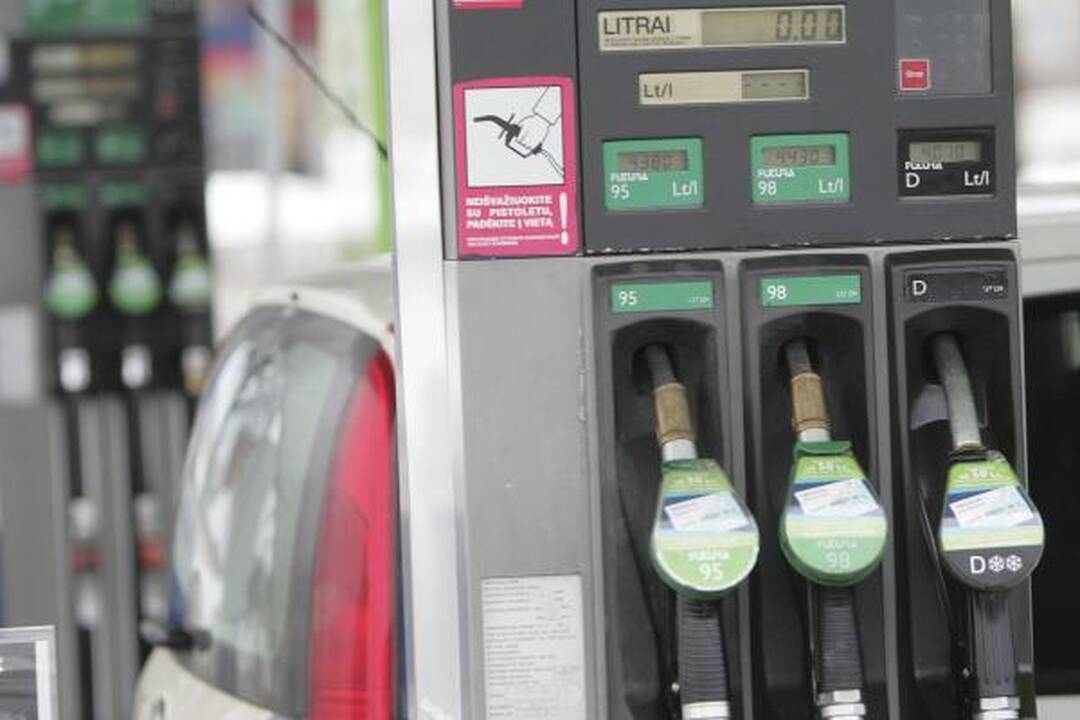 Agentūra dyzelino atsargas už 10 mln. litų pardavė „Lukoil“