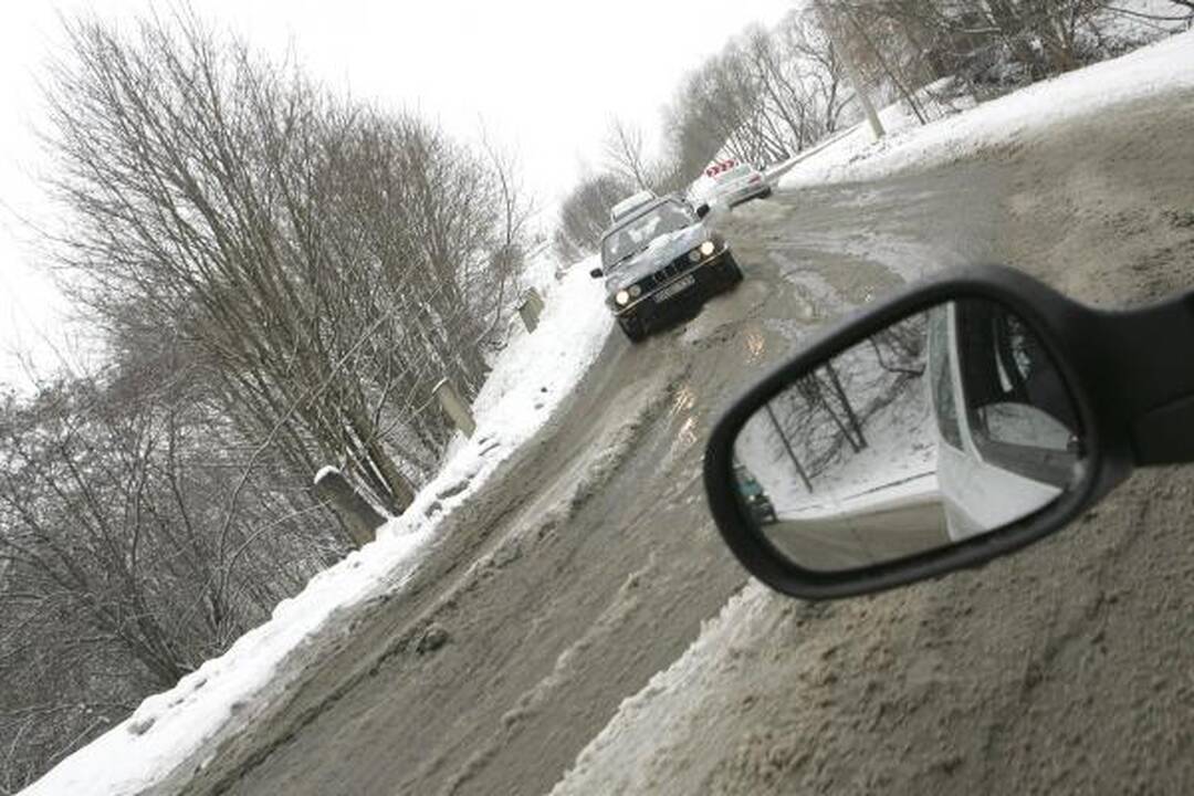 Eismo sąlygos Kaune sudėtingos, Šančiuose - mikroautobusų avarija (papildyta)
