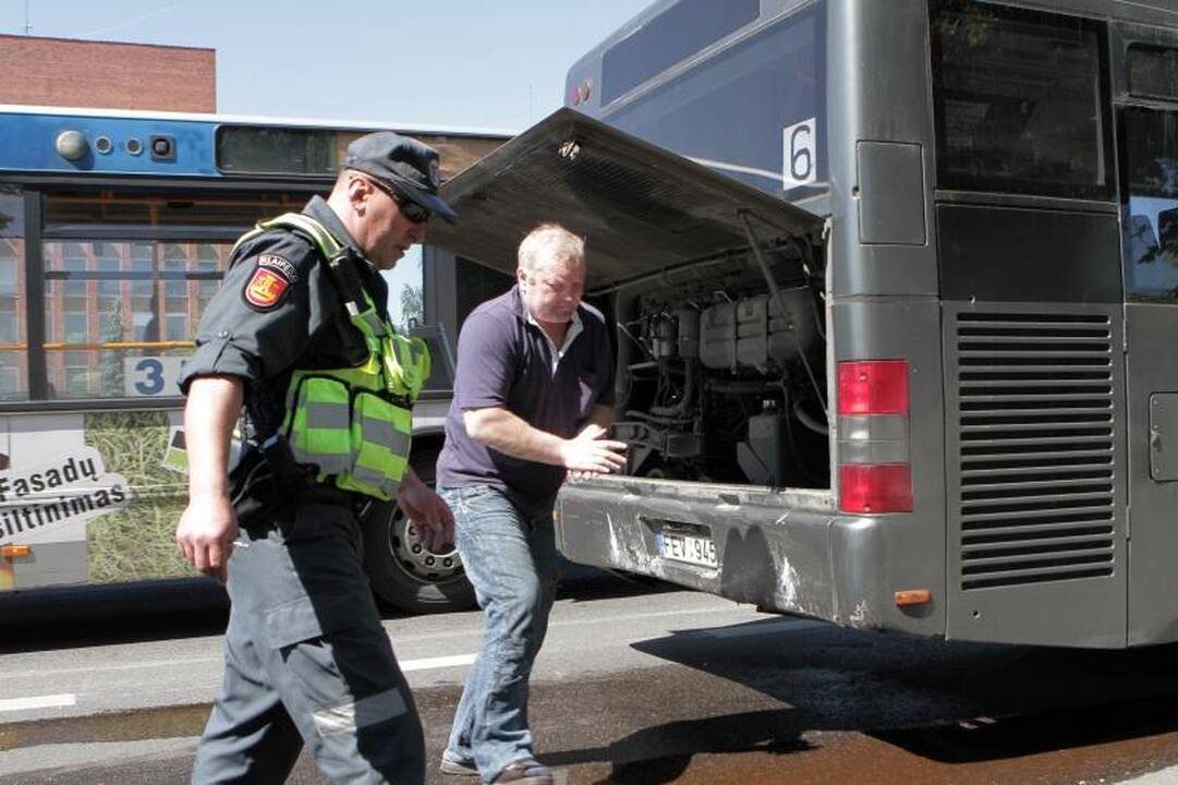 Neblaivus klaipėdietis taranavo miesto autobusą