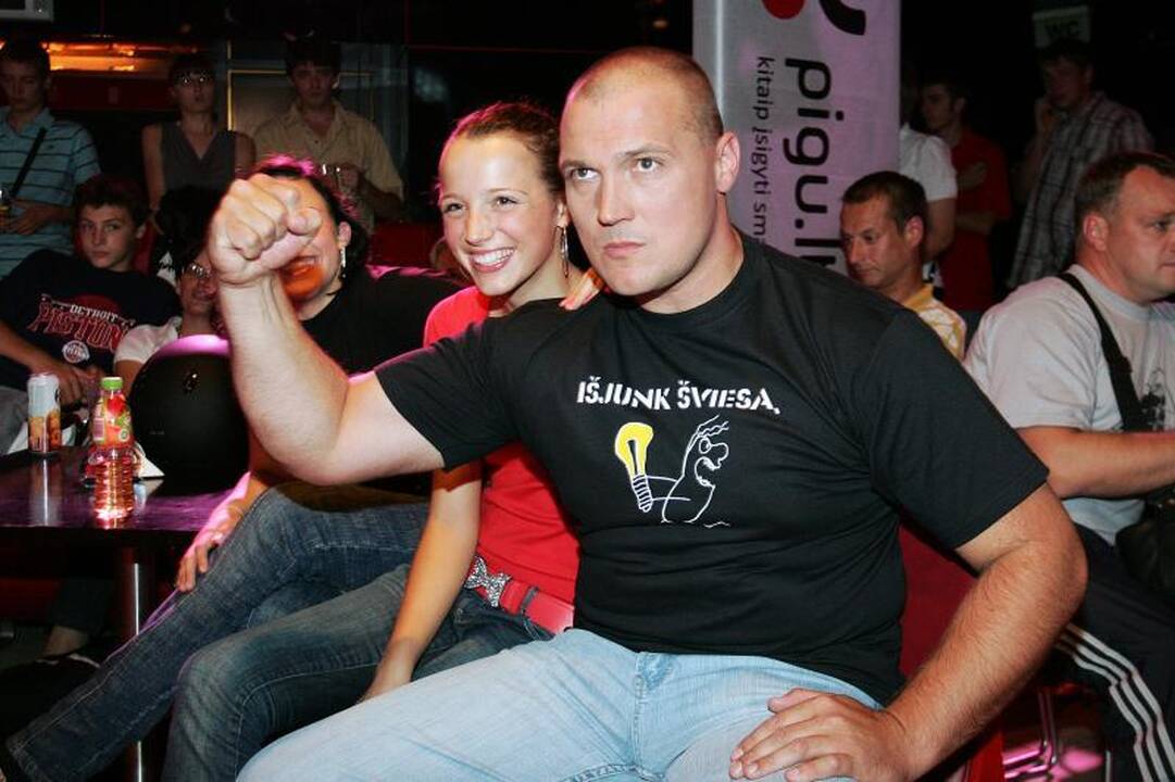 Atlikėjas V. Burnys savo kūrybą laiko beprotybe