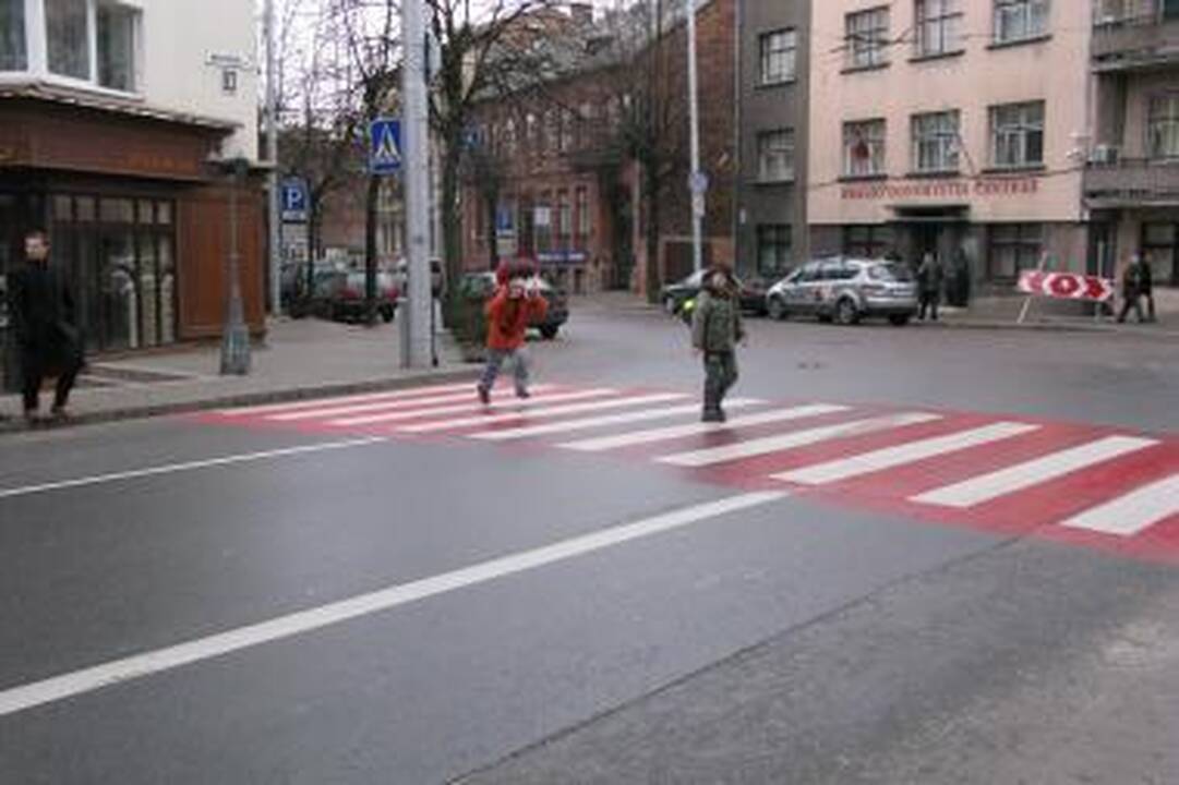 Bėgime su aukštakulniais nugalėjo vaikinas