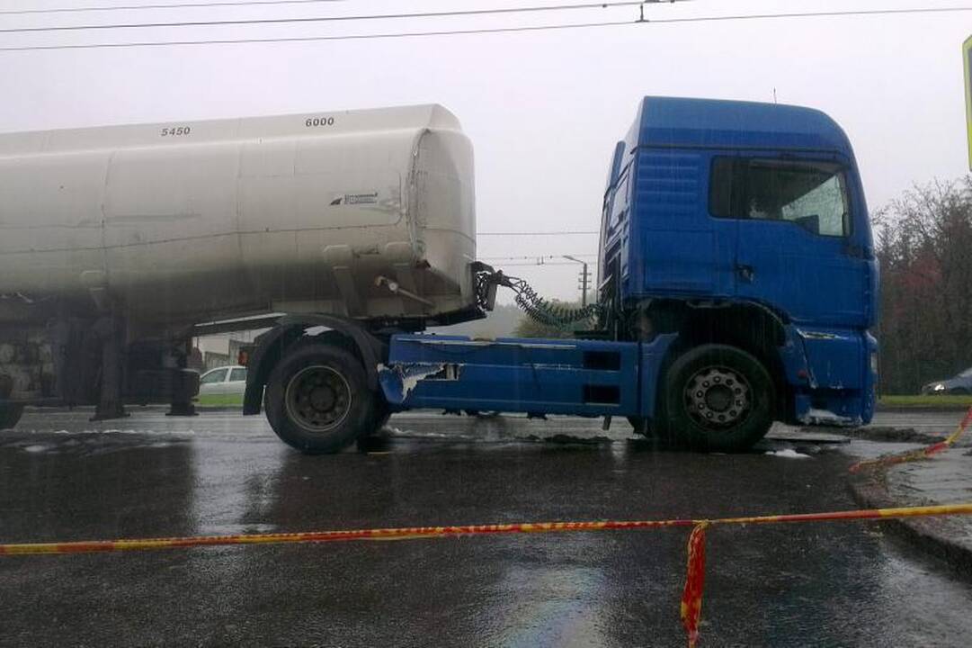 Per avariją išsiliejęs dyzelinas Nerimi nuplaukė iki Elektrėnų