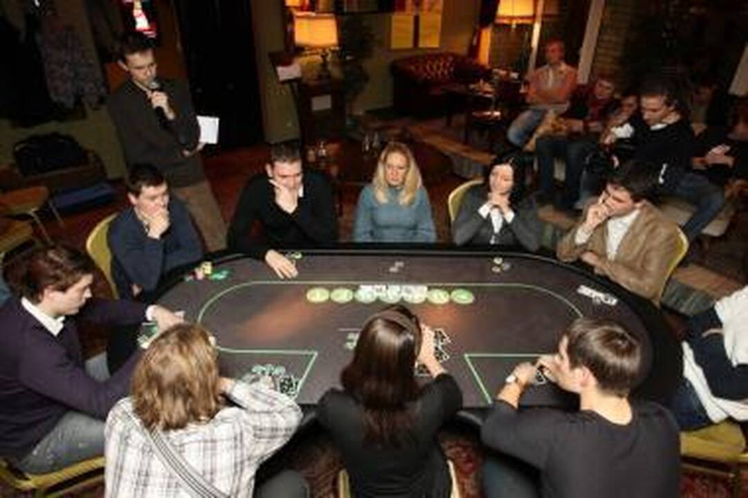 Pokeris pripažintas proto žaidimu