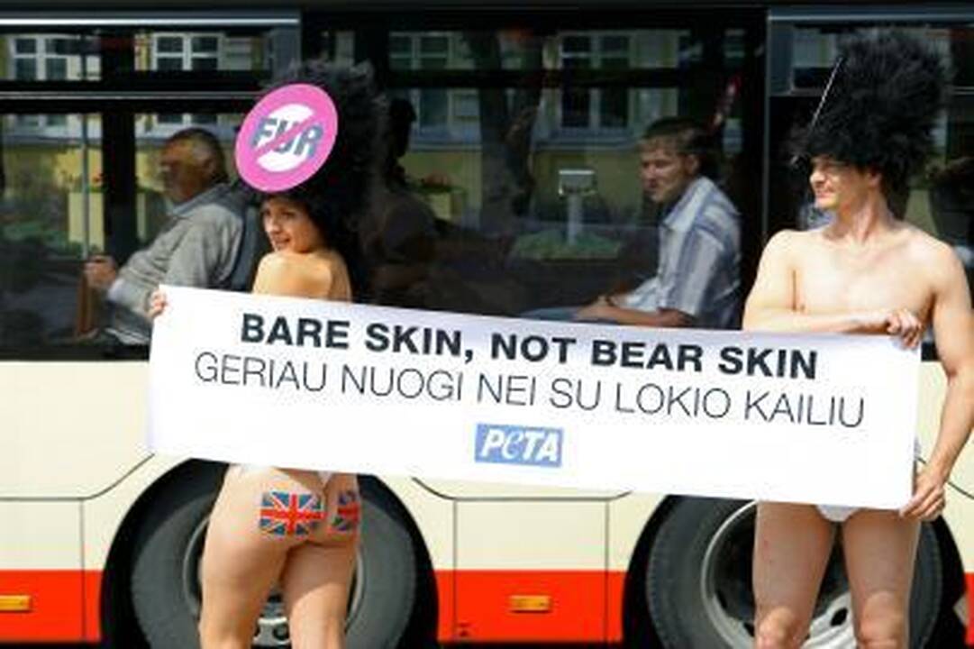 Vilniuje - nuogalių protestas už gyvūnų teises