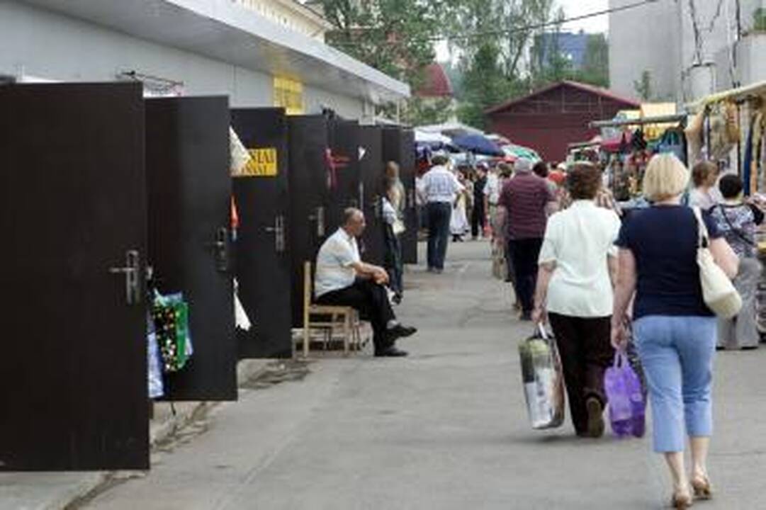 Kalvarijų turgus: vėl įkliuvo prekeiviai kontrabandiniais rūkalais
