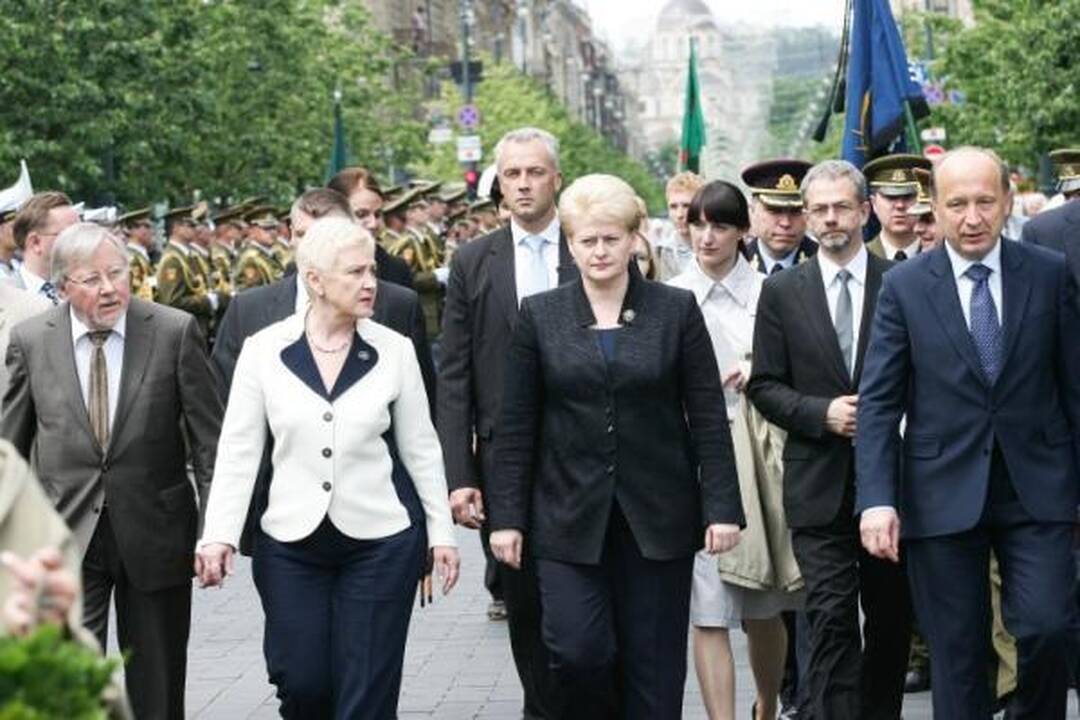 Lietuvos, kitų Baltijos šalių vadovai pagerbė sovietmečio represijų aukų atminimą