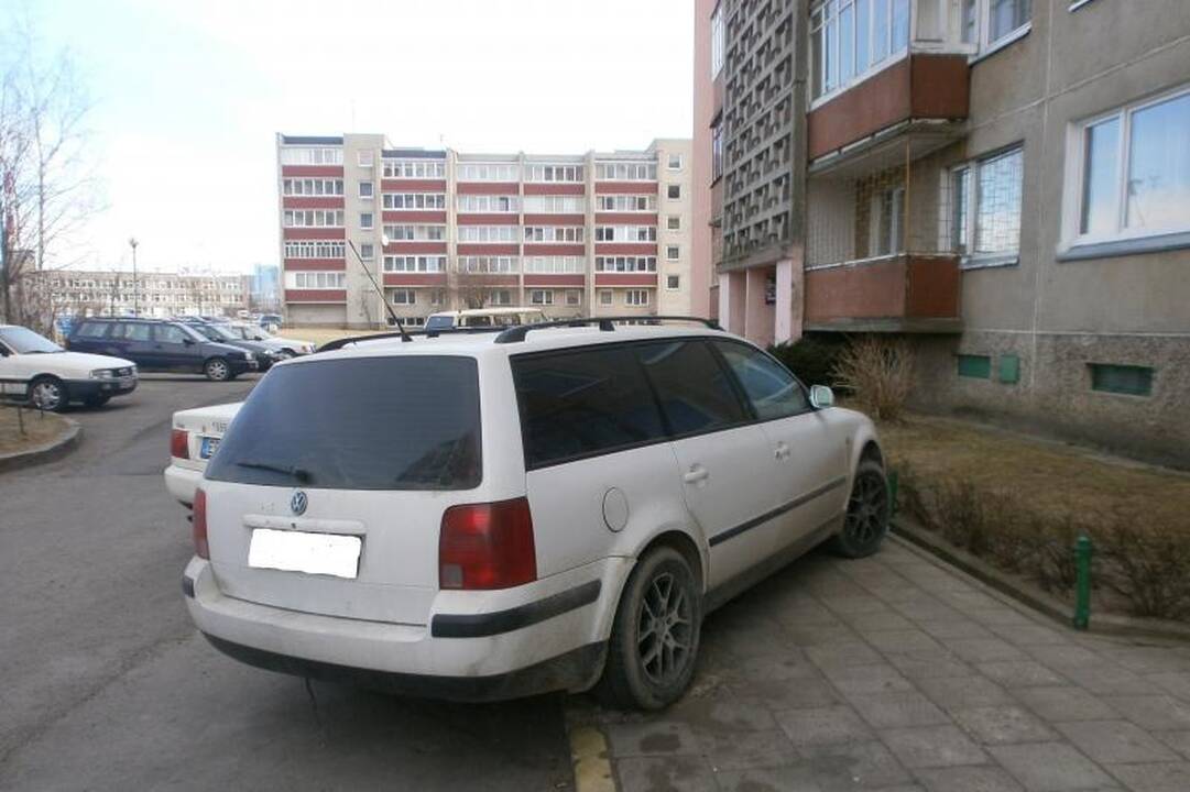 Skirti laiką rimtiems nusižengimams trukdo ir netikęs mašinų statymas