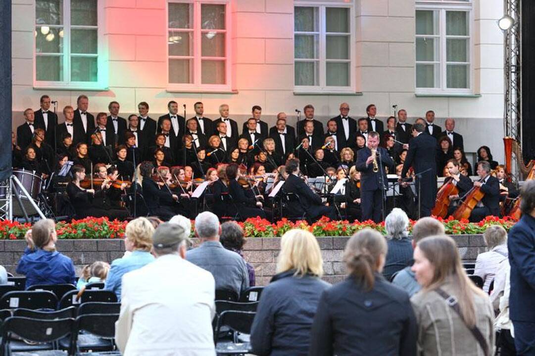 Vilniaus Daukanto aikštėje surengtas šventinis koncertas