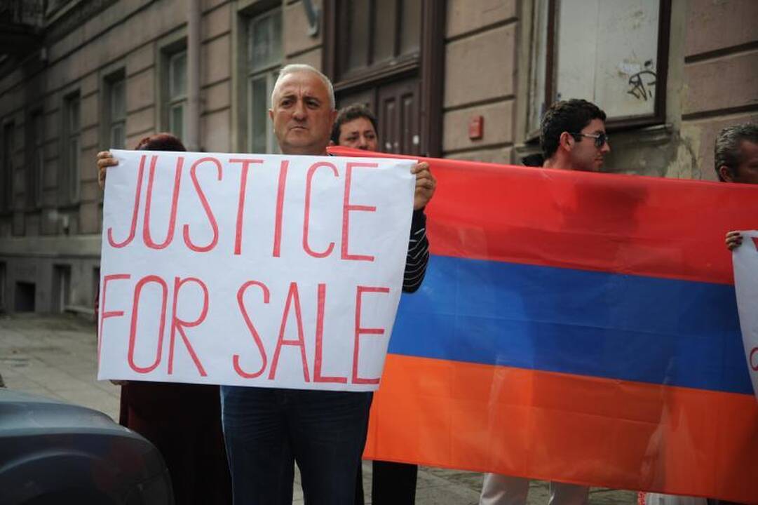 Sostinėje prie Vengrijos ambasados armėnų protestas