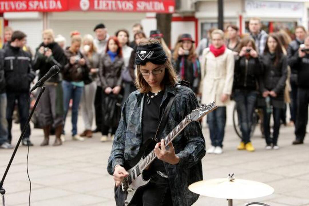 Muzikuoti išdrįso ir moksleiviai, ir pensininkai