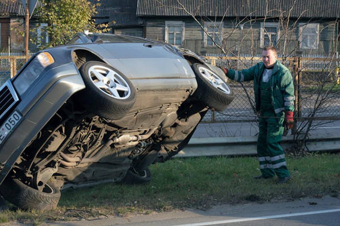 Mersedeso vairuotojas suniokojo greičio matuoklį ir pabėgo