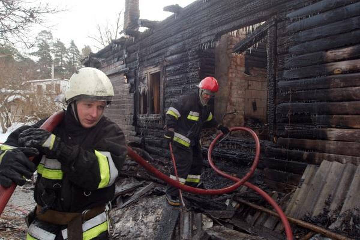 Prestižinėje Laurų gatvėje gaisras be pastogės paliko penkias šeimas