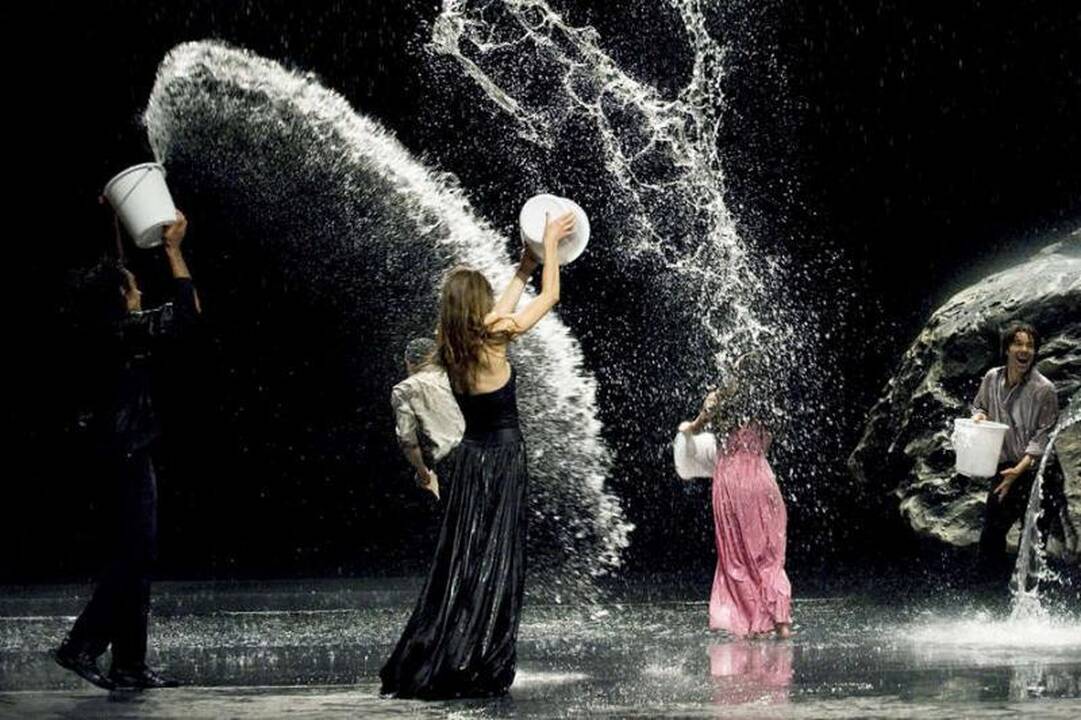 Mirusiai choreografei - užburianti „Pina“