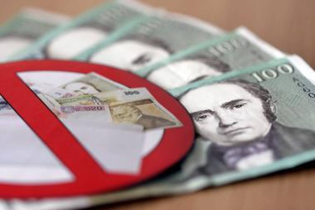 Direktorius mokyklai paaukotus pinigus pasiėmė sau
